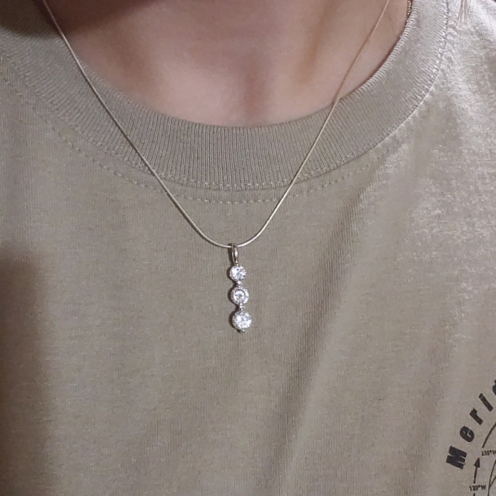 Cute dainty necklace
